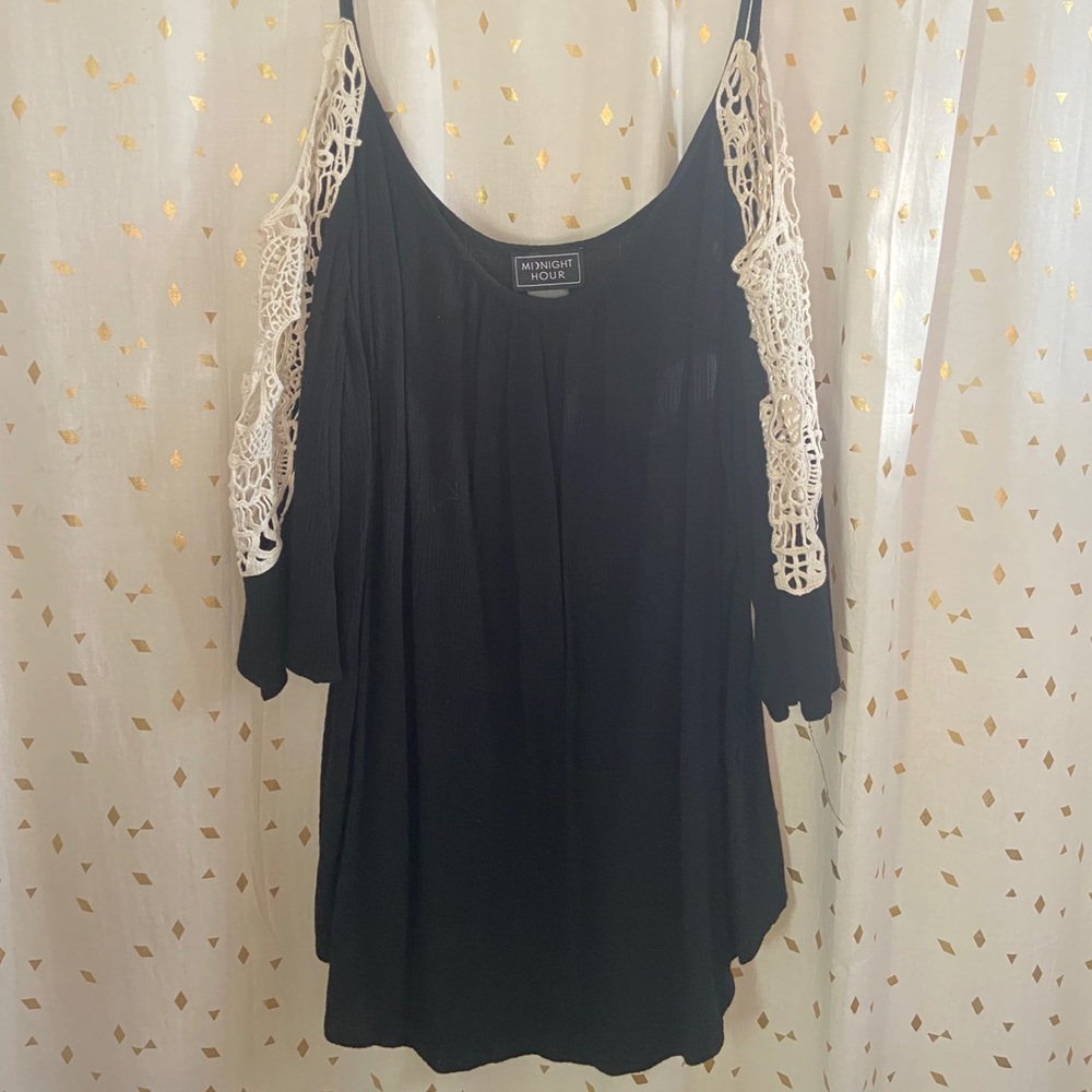 Skull macrame off the shoulder top